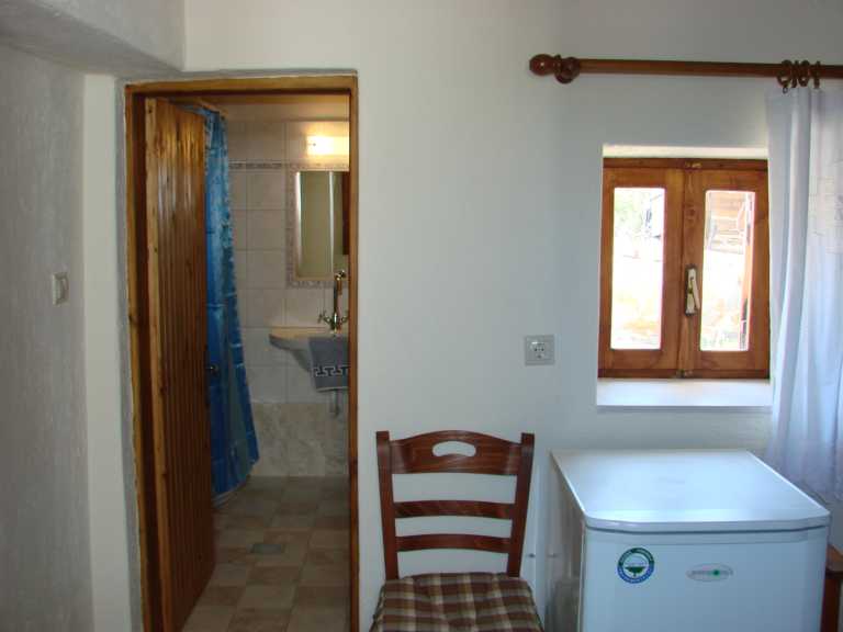 picture of garden-side romm of Melina Rooms