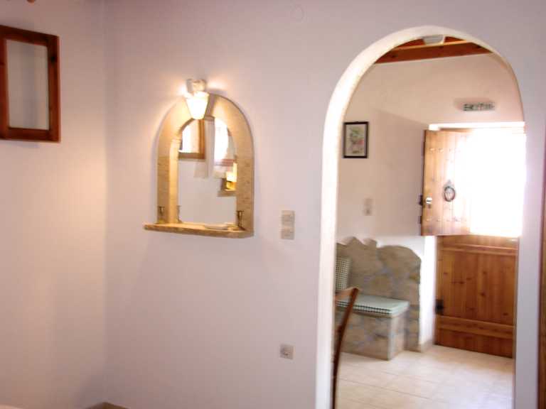 picture of mirror in Melina Apartment